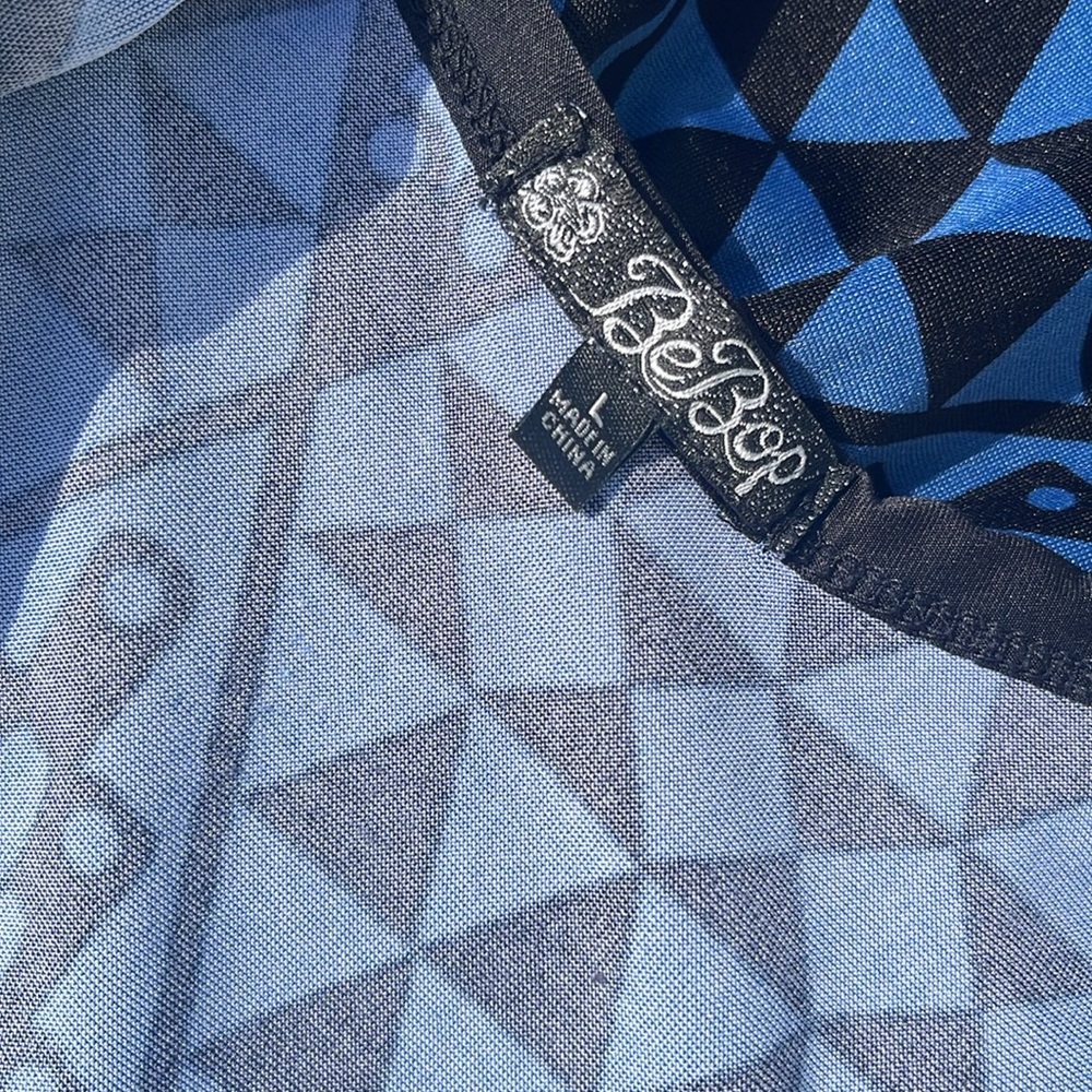 ❄️ Geometric Patterned Mini Dress - Picture 5 of 5